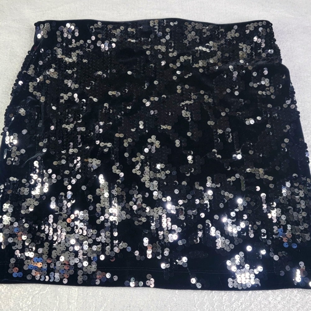 Express Black Sequin Mini Skirt Stretchy elastic waist Comfortable Size Medium